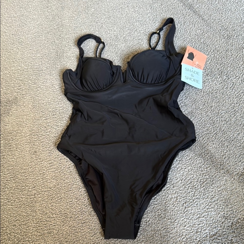 Shade & Shore One-Piece Swimsuit. Adjustable straps, tie back. Size M (8-10) Blk